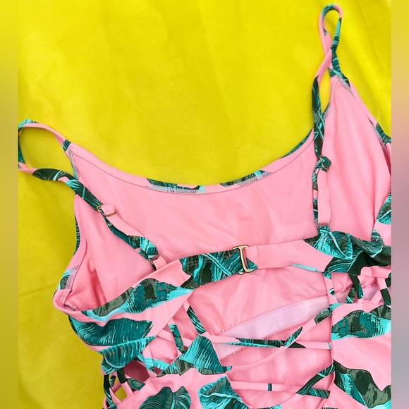 *NEW* JUNIOR PLUS Tropic Palm CORAL Swimsuit - Picture 4 of 12